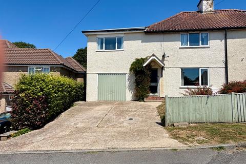 3 bed property, in Little Twitten, £395,000