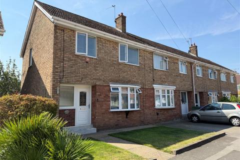 3 bed property, in Brigg Drive, £210,000