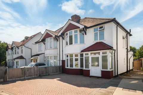 3 bed property, in Hall Lane, £600,000