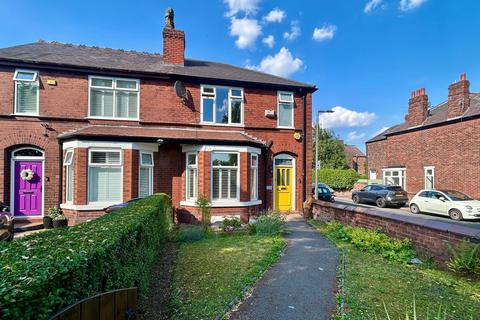 3 bed property, in Edgeley Road, £400,000
