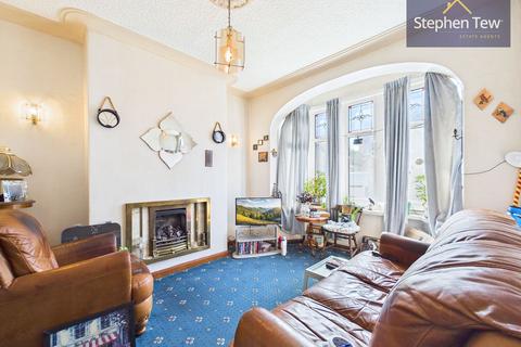 3 bed property, in Glastonbury Avenue, £130,000