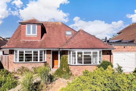 3 bed property, in Cissbury Gardens, £1,000,000