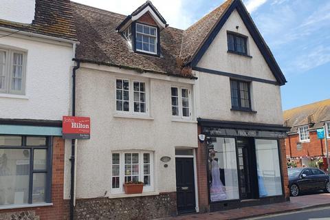 3 bed property, in High Street, £450,000