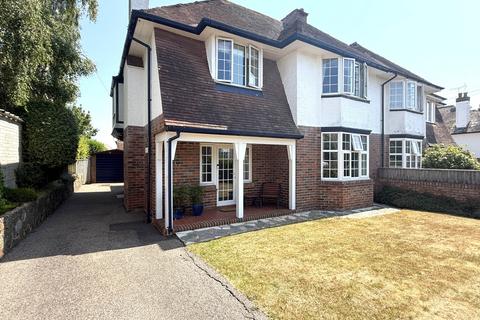 4 bed property, in Elvis Road, £625,000