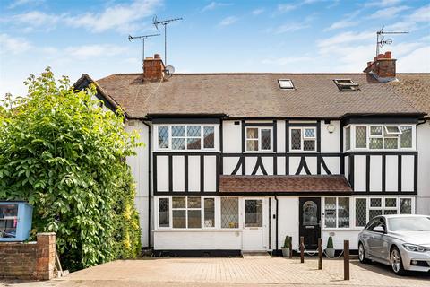 3 bed property, in Rous Road, £650,000