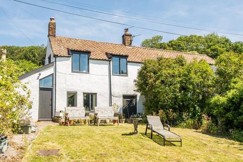 2 bed property, in Bristol Road, £375,000