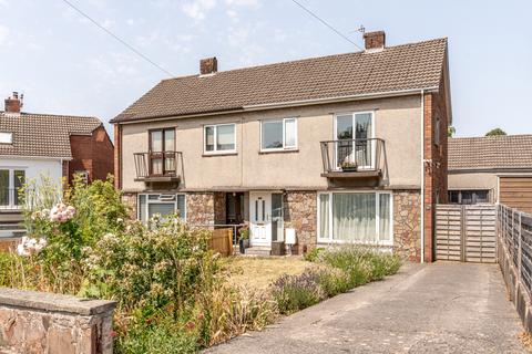 3 bed property, in Whytes Close, £595,000