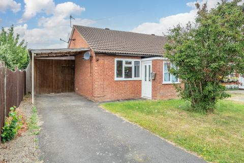 1 bed property, in Burford, £145,000