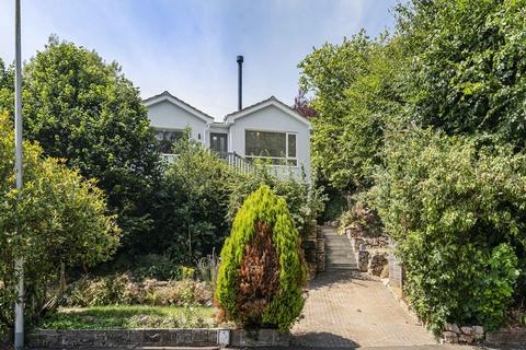 3 bed property, in Tor Gardens, £485,000