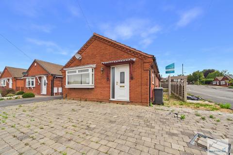 3 bed property, in Winterbourne Drive, £220,000