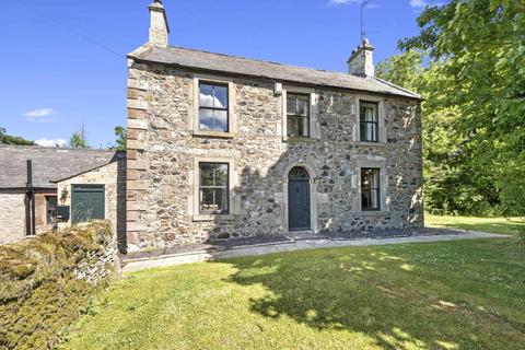 4 bed property, in March House, £495,000