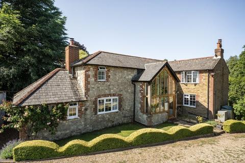 4 bed property, in Stoneacre Lane, £895,000