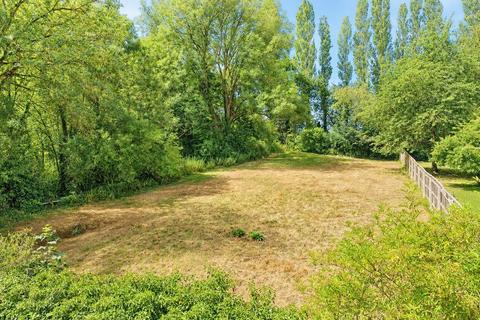 Land, in Frog Lane, £250,000