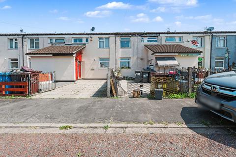 3 bed property, in 152 Boode Croft, £40,000