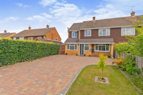 5 bed property, in Boughton Lane, £555,000