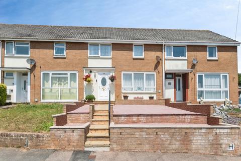 3 bed property, in Bridespring Road, £325,000