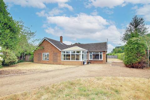 4 bed property, in Warners Drove, £400,000