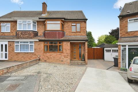 3 bed property, in Cillocks Close, £595,000