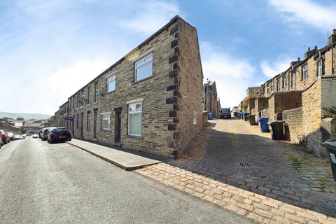 3 bed property, in Russell Street, £165,000