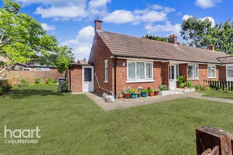 2 bed property, in Kirkmans Road, £325,000