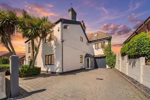 4 bed property, in Snape Green, £575,000