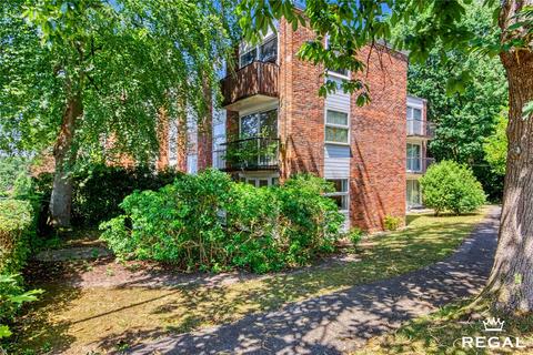 2 bed property, in Beech House, £180,000