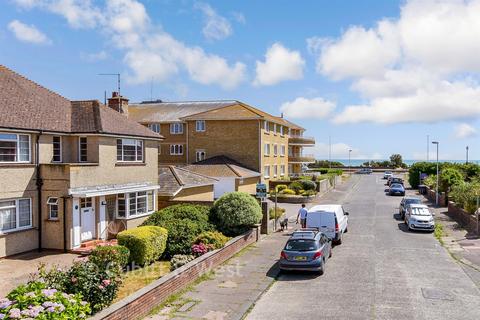 3 bed property, in Anscombe Road, £275,000