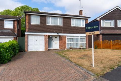 4 bed property, in Meadowcroft, £600,000
