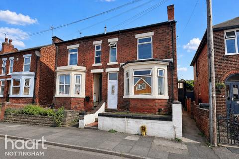3 bed property, in Lime Grove, £190,000