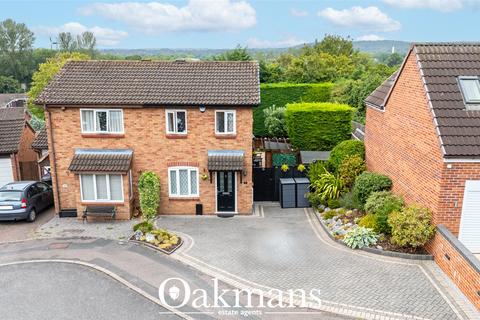 2 bed property, in Goosehill Close, £250,000