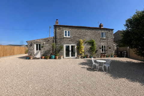 3 bed property, in Hermitage Road, £550,000