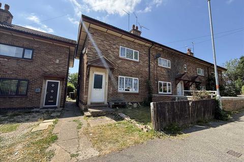 2 bed property, in OAKLEY ROAD, £172,000
