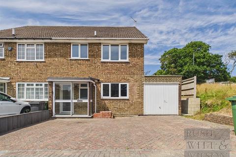 3 bed property, in Chailey Close, £325,000