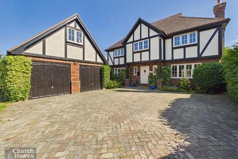 4 bed property, in Rectory Road, £975,000