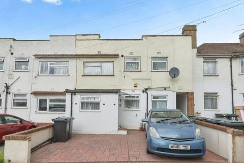 2 bed property, in 52 St. Marks Avenue, £95,000