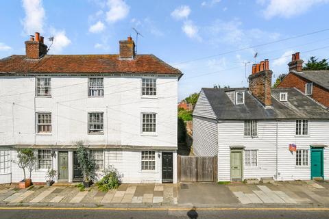 3 bed property, in Smallhythe Road, £400,000