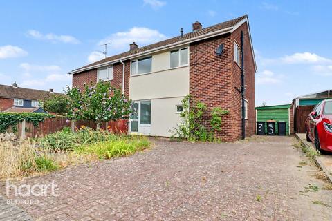 3 bed property, in Duke Drive, £265,000