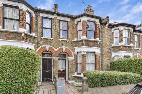 3 bed property, in Hatherley Road, £795,000
