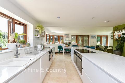 4 bed property, in Wraik Hill, £1,300,000
