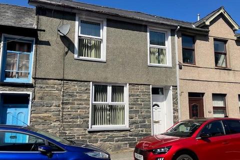 4 bed property, in Manod Road, £149,995