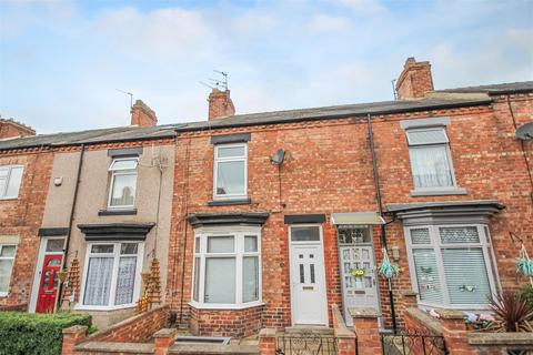 2 bed property, in Trafalgar Terrace, £95,000