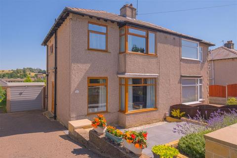 3 bed property, in Lower Crow Nest Drive, £260,000