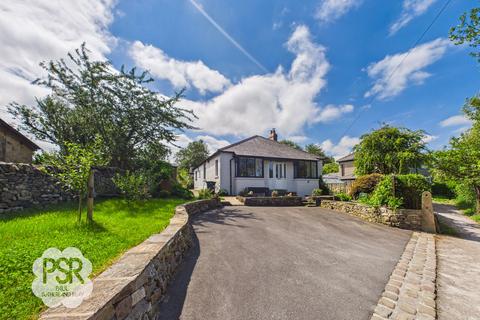 2 bed property, in Bings Road, £485,000