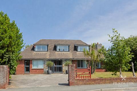 6 bed property, in Holnicote Road, £650,000