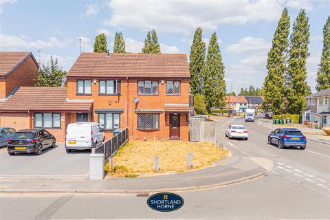 3 bed property, in Grafton Court, £250,000