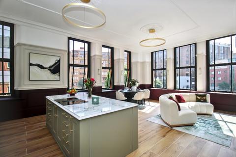 2 bed property, in Chepstow House, £450,000