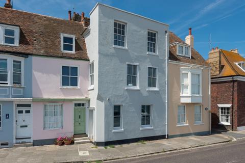 4 bed property, in Beach Street, £925,000