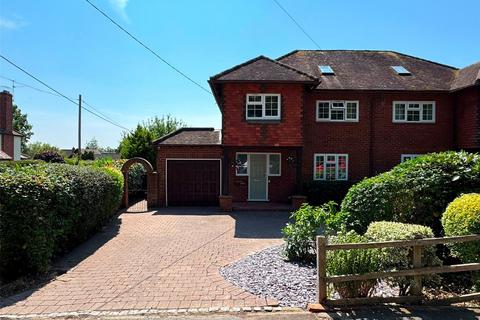 4 bed property, in Wood Lane, £625,000