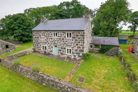 3 bed property, in Rhoslan, £420,000