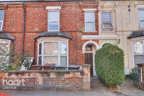 6 bed property, in West Parade, £350,000